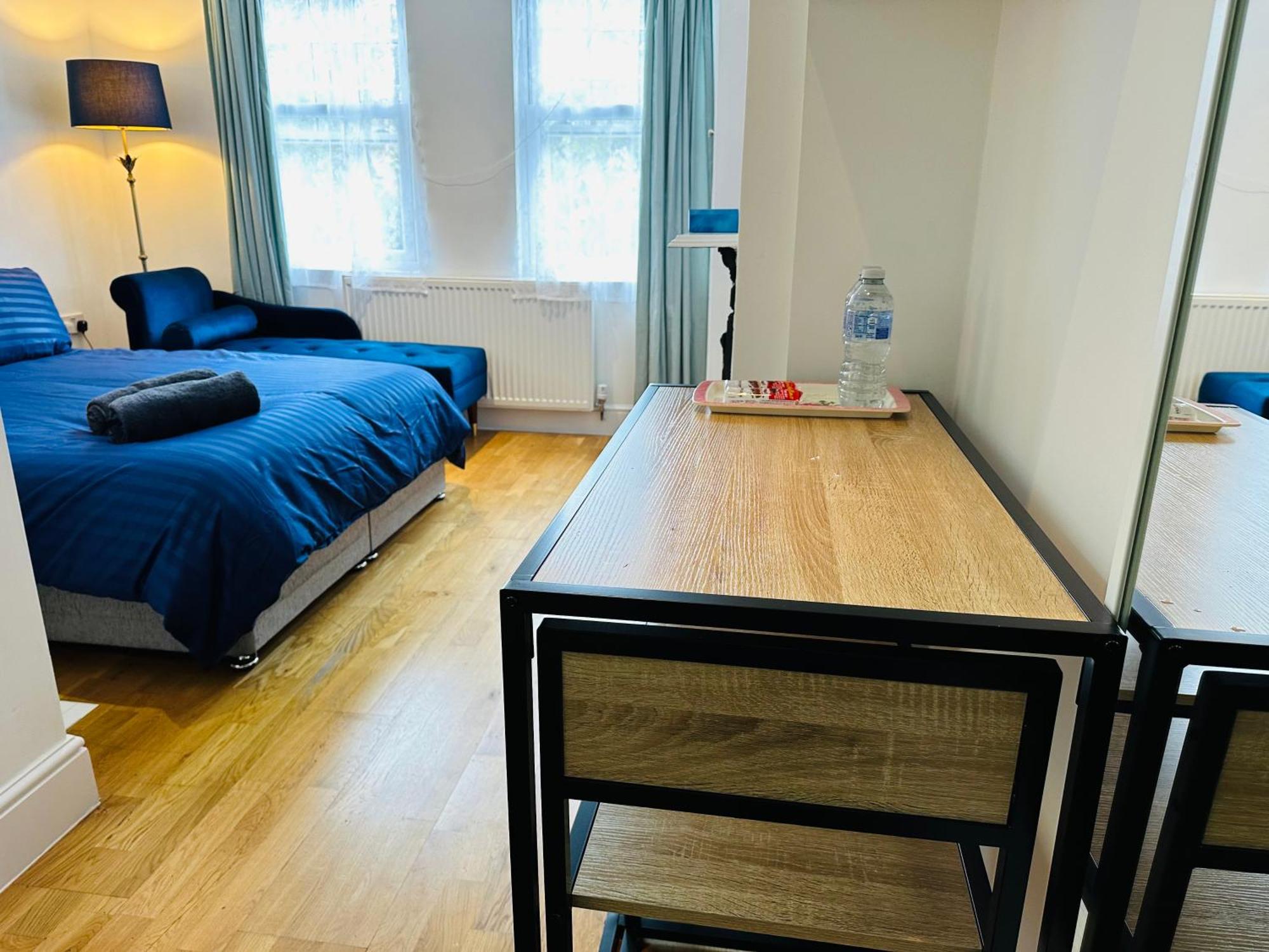 Stunning One Bedroom Studio Flat Londres Extérieur photo
