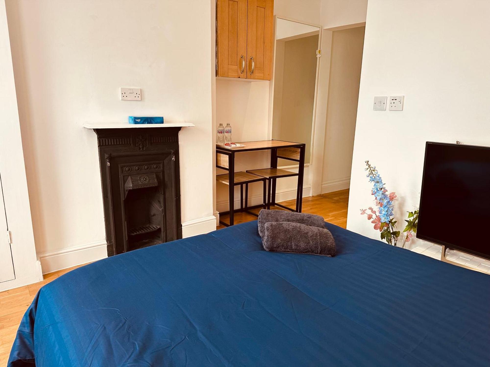 Stunning One Bedroom Studio Flat Londres Extérieur photo